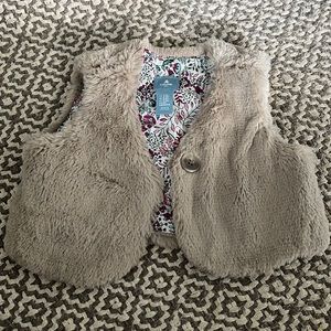 Baby GAP fur vest 3-6mo